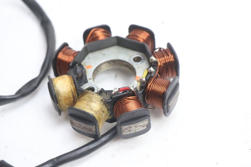 photo de ROTOR STATOR PEUGEOT V-CLIC VCLIC 50 (2007 - 2013) - Points de fixation