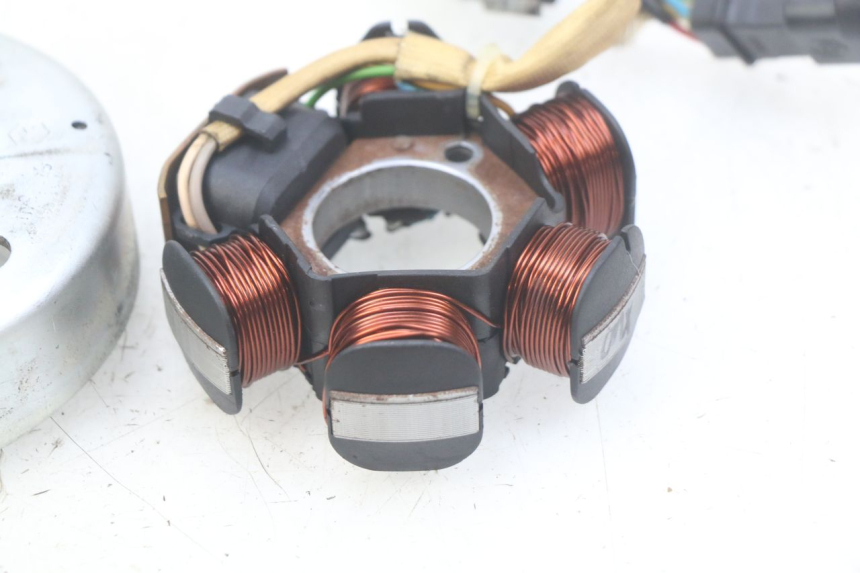 photo de ROTOR STATOR PIAGGIO VESPA LX 2T 50 (2005 - 2013) - Points de fixation