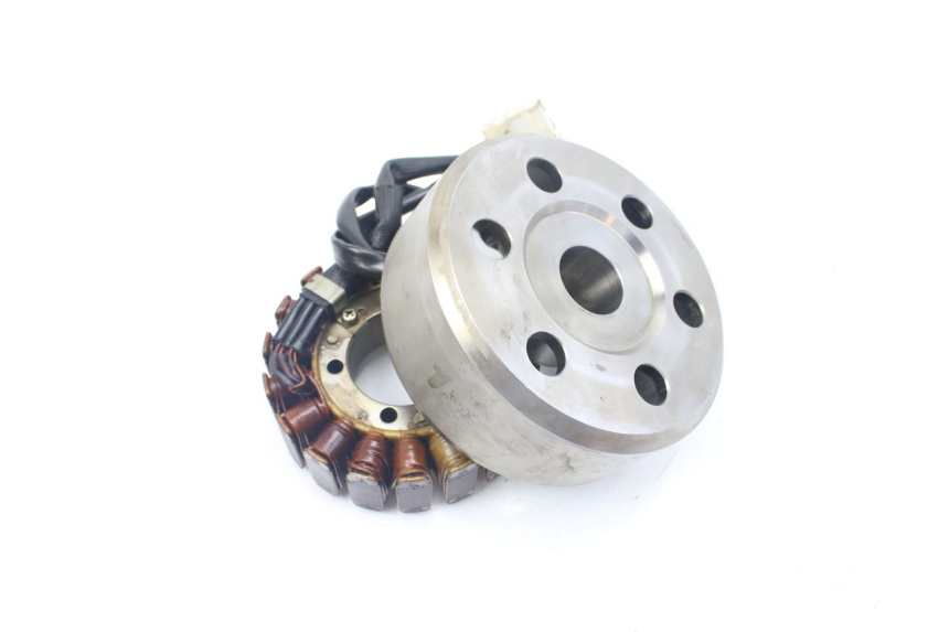 photo de ROTOR STATOR HONDA VFR FI RC46 800 (1998 - 2001) - Gros plan technique