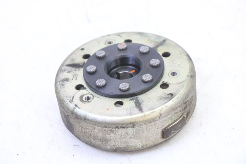 photo de ROTOR STATOR PEUGEOT VIVACITY NEW 2T 50 (2008 - 2017) - Gros plan technique