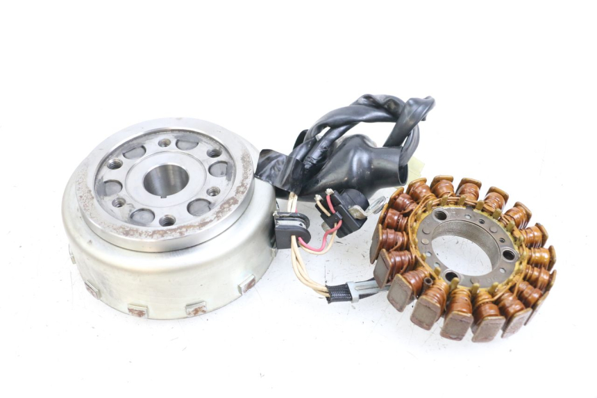 photo de ROTOR STATOR YAMAHA X-MAX XMAX 125 (2010 - 2013) - Gros plan technique