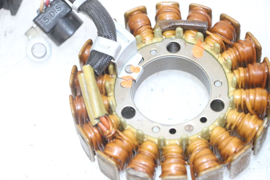 photo de ROTOR STATOR YAMAHA XMAX X-MAX 125 (2006 - 2009) - Gros plan technique