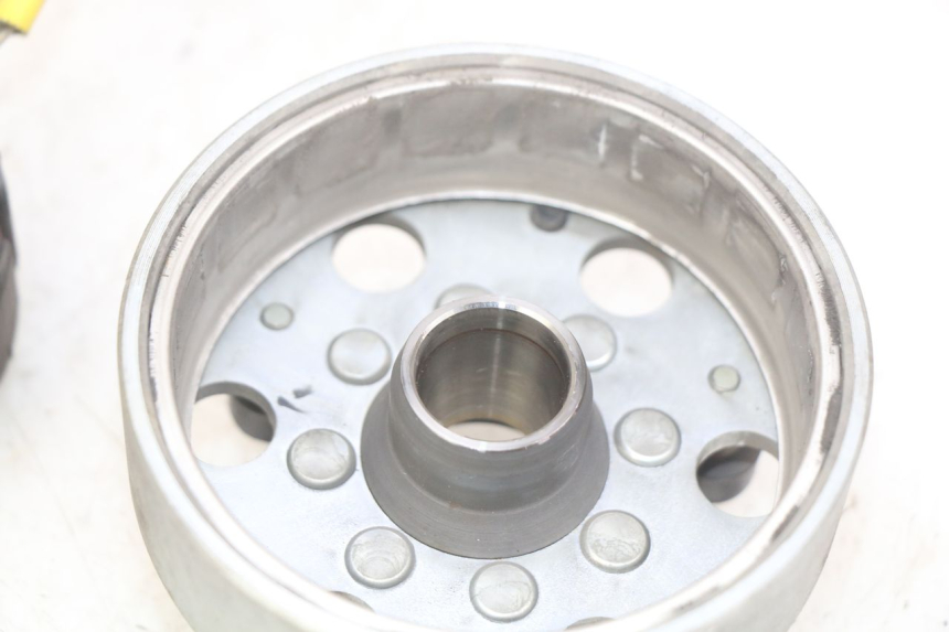 photo de ROTOR STATOR PIAGGIO X8 125 (2004 - 2007) - Zoom état d’usage