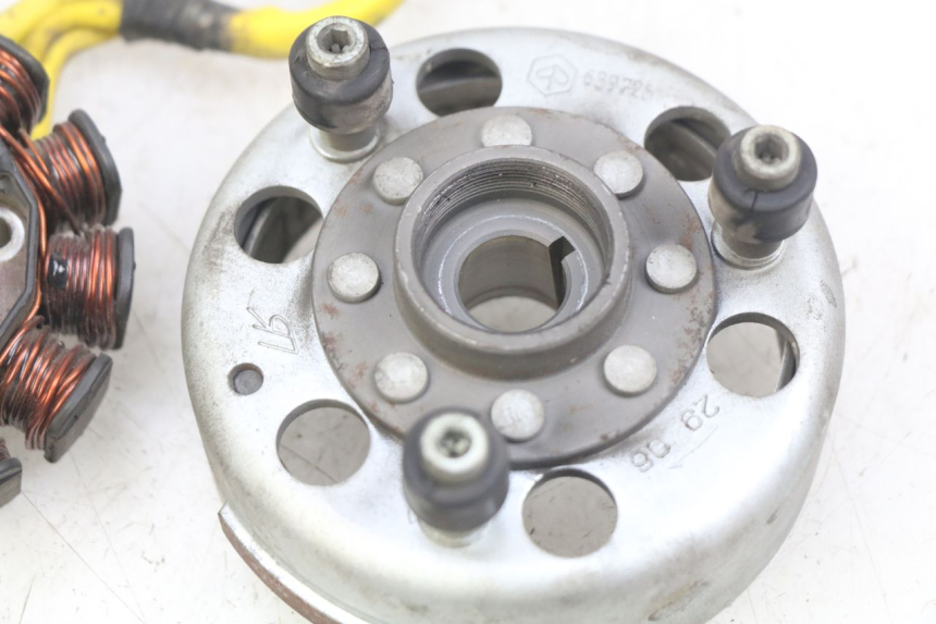 photo de ROTOR STATOR PIAGGIO X8 125 (2004 - 2007) - État de surface