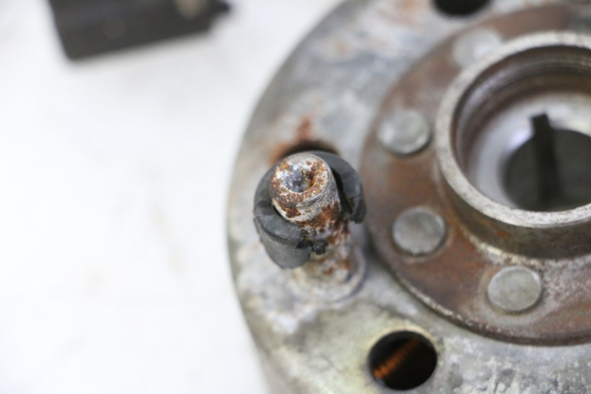 photo de ROTOR STATOR PIAGGIO X9 EVOLUTION 125 (2003 - 2007) - Gros plan technique