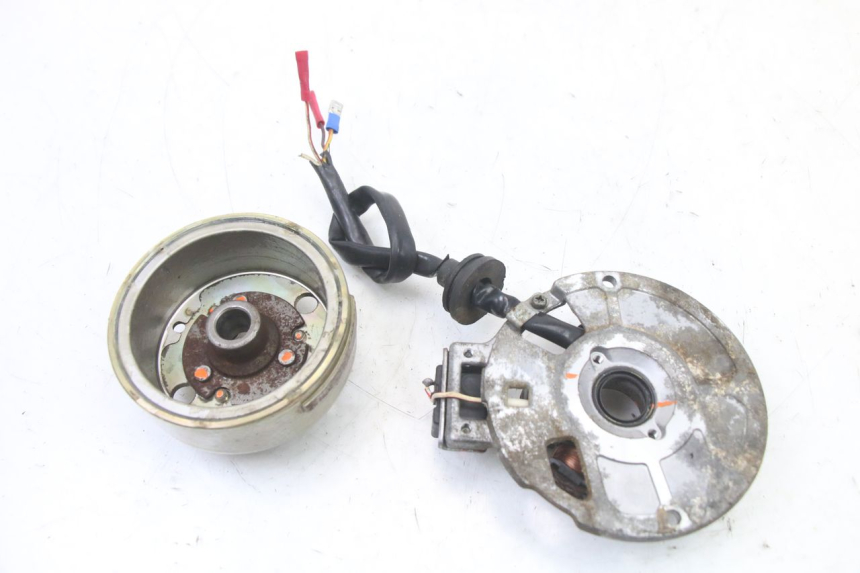 photo de ROTOR STATOR YAMAHA AEROX 50 (1997 - 2006) - Autre angle de vue