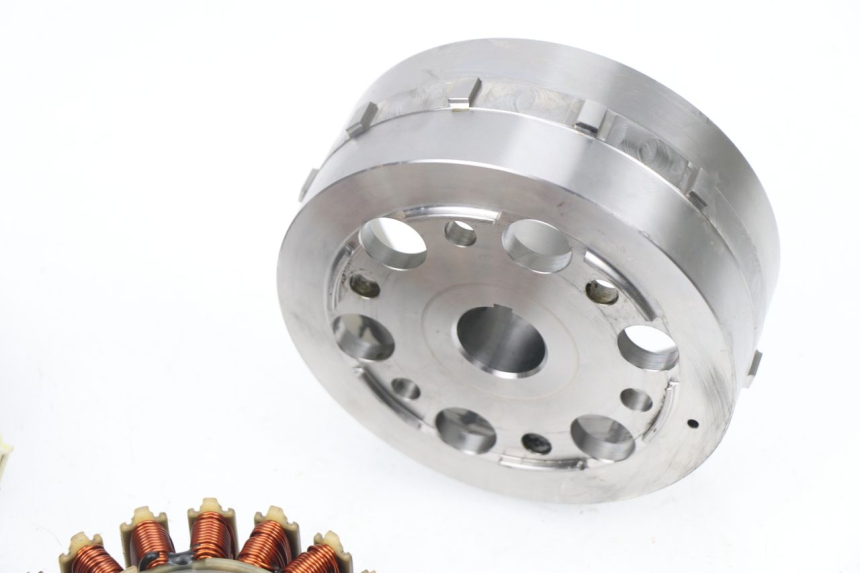 photo de ROTOR STATOR YAMAHA XP T-MAX TMAX 530 (2015 - 2016) - Gros plan technique