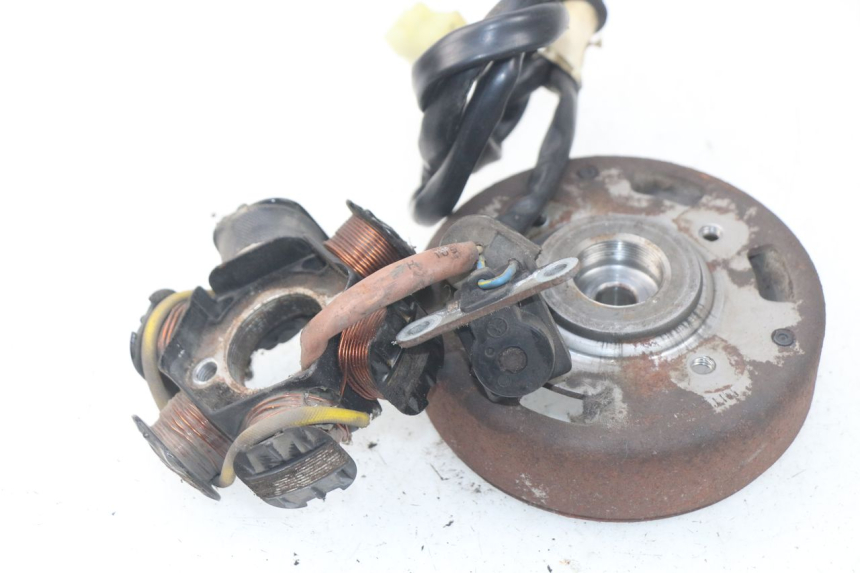 photo de ROTOR STATOR PEUGEOT ZENITH 50 (1994 - 1999) - Autre angle de vue