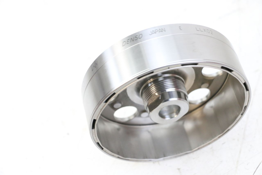 photo de ROTOR SUZUKI GSR 750 (2011 - 2017) - Autre angle de vue