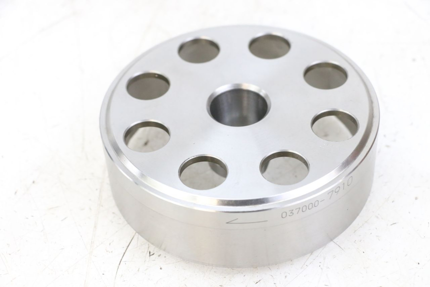 photo de ROTOR SUZUKI GSR 750 (2011 - 2017) - Gros plan technique