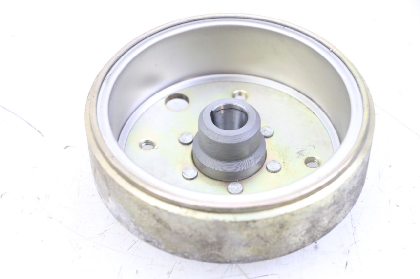 photo de ROTOR PEUGEOT V-CLIC VCLIC 50 (2007 - 2013) - Détail de la pièce