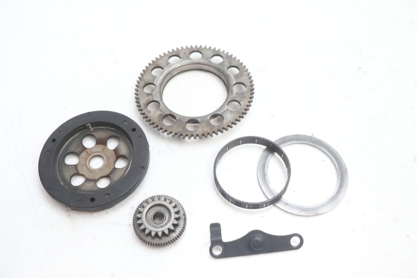photo de ROUE LIBRE DEMARREUR MBK BOOSTER SPIRIT 50 (1996 - 1999) - Gros plan technique