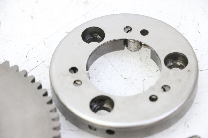 photo de ROUE LIBRE DEMARREUR KYMCO GRAND DINK 125 (2008 - 2014) - Autre angle de vue