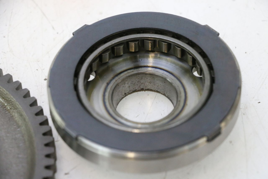 photo de ROUE LIBRE DEMARREUR SUZUKI GSF N BANDIT 1200 (2001 - 2005) - Vue d’ensemble