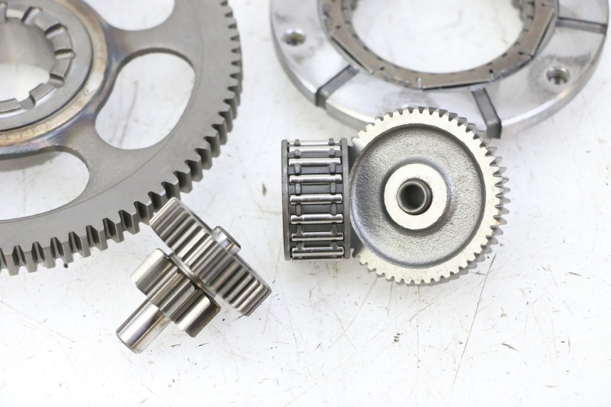 photo de ROUE LIBRE DEMARREUR HONDA NTV DEAUVILLE 650 (2001 - 2006) - Gros plan technique