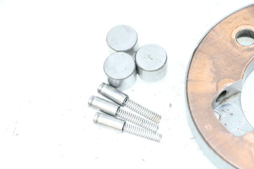 photo de ROUE LIBRE DEMARREUR ASTOR ORCAL 125 (2015 - 2017) - Gros plan technique