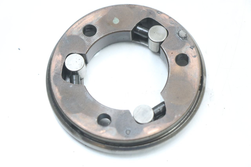 photo de ROUE LIBRE DEMARREUR YAMAHA XMAX X-MAX ABS 125 (2017 - 2020) - Gros plan technique