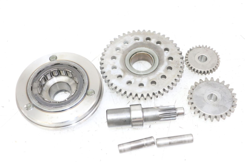 photo de ROUE LIBRE DEMARREUR YAMAHA FZS FAZER 600 (2001 - 2003) - Gros plan technique