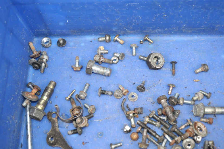 photo de SAC VISSERIE VIS MBK ACTIVE 80 (1991 - 1995) - Autre angle de vue