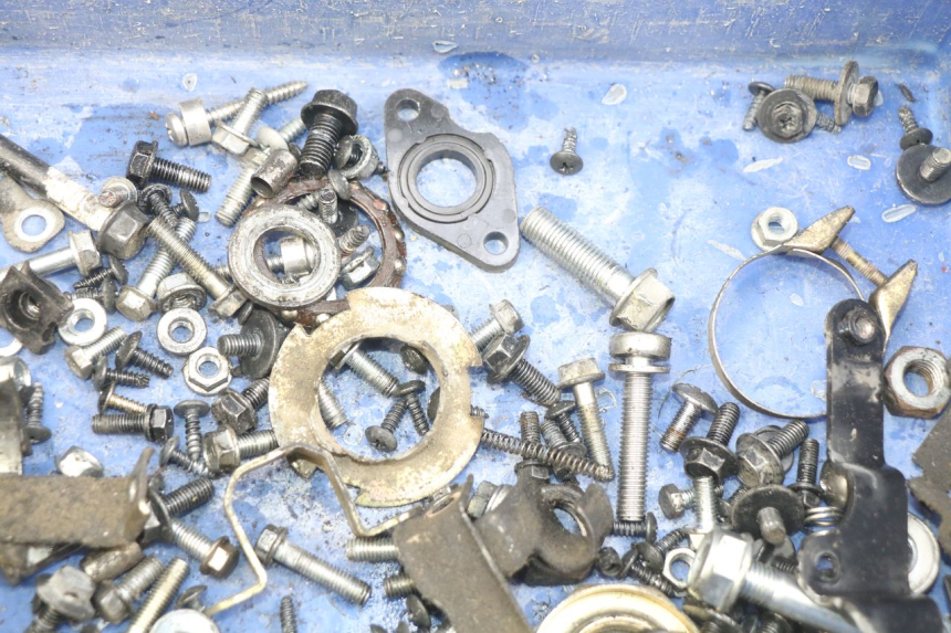 photo de SAC VISSERIE VIS KYMCO AGILITY 16+ 4T 50 (2018 - 2023) - Autre angle de vue