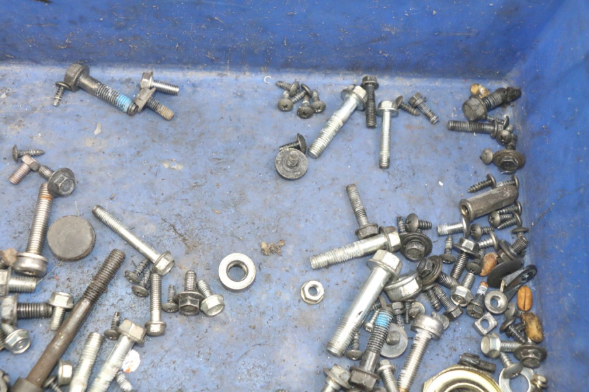 photo de SAC VISSERIE VIS KYMCO AGILITY 16+ 4T 50 (2018 - 2023) - Autre angle de vue