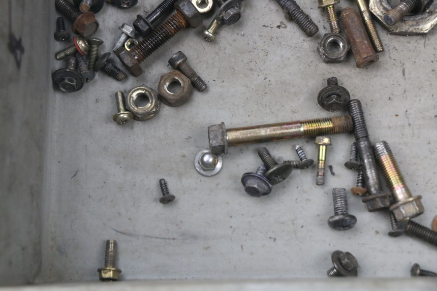 photo de SAC VISSERIE VIS KYMCO AGILITY 4T 50 (2005 - 2018) - Détail de la pièce