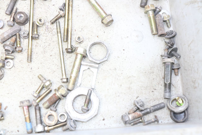 photo de SAC VISSERIE VIS KYMCO AGILITY 4T 50 (2005 - 2018) - Zoom état d’usage