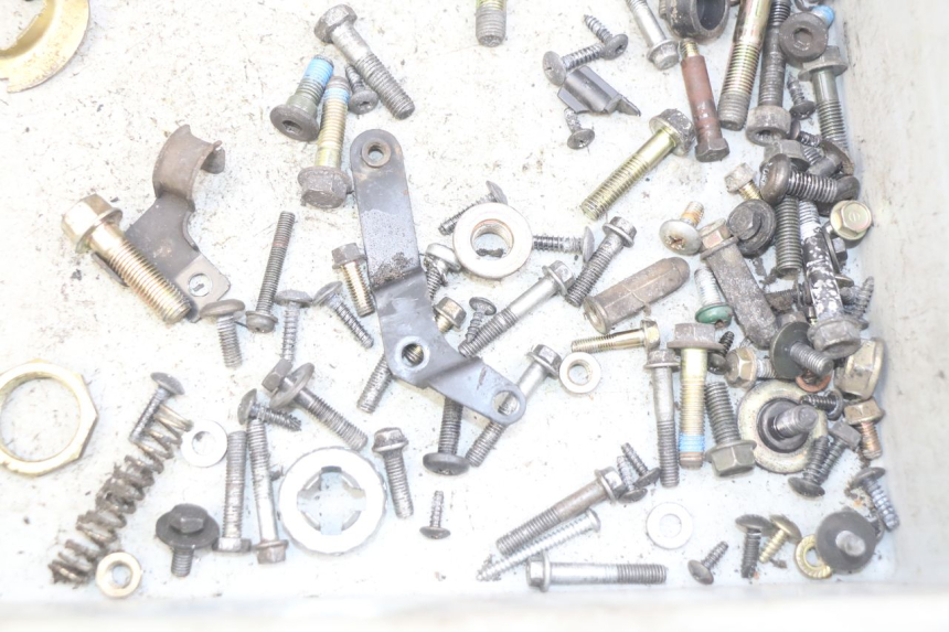 photo de SAC VISSERIE VIS KYMCO AGILITY 4T 50 (2005 - 2018) - Zoom état d’usage