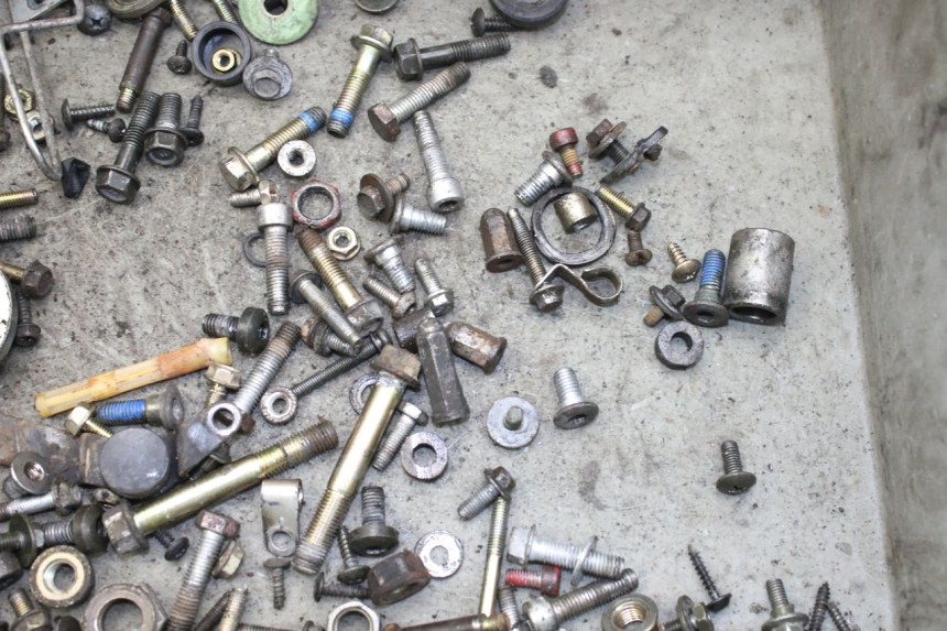 photo de SAC VISSERIE VIS KYMCO AGILITY 4T 50 (2005 - 2018) - Détail de la pièce