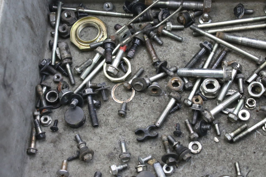 photo de SAC VISSERIE VIS KYMCO AGILITY 4T 50 (2018 - 2022) - Zoom état d’usage