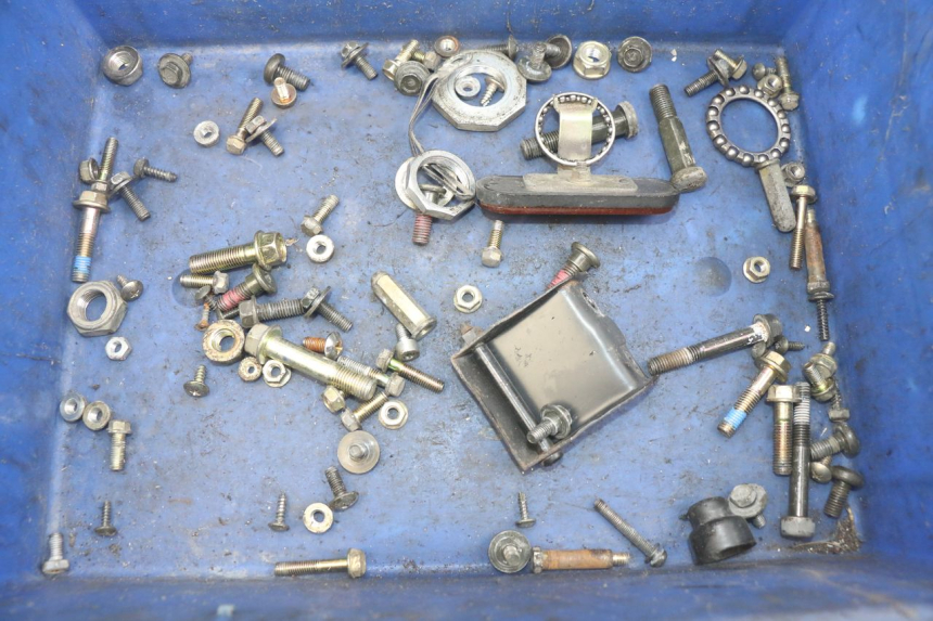 photo de SAC VISSERIE VIS KYMCO AGILITY 4T 50 (2005 - 2018) - Vue principale