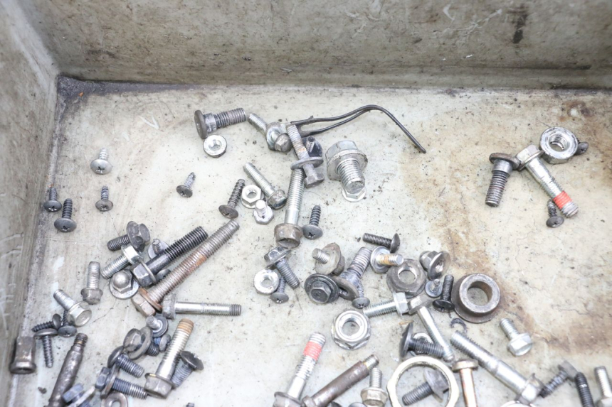 photo de SAC VISSERIE VIS KYMCO AGILITY 4T 50 (2018 - 2022) - Zoom état d’usage