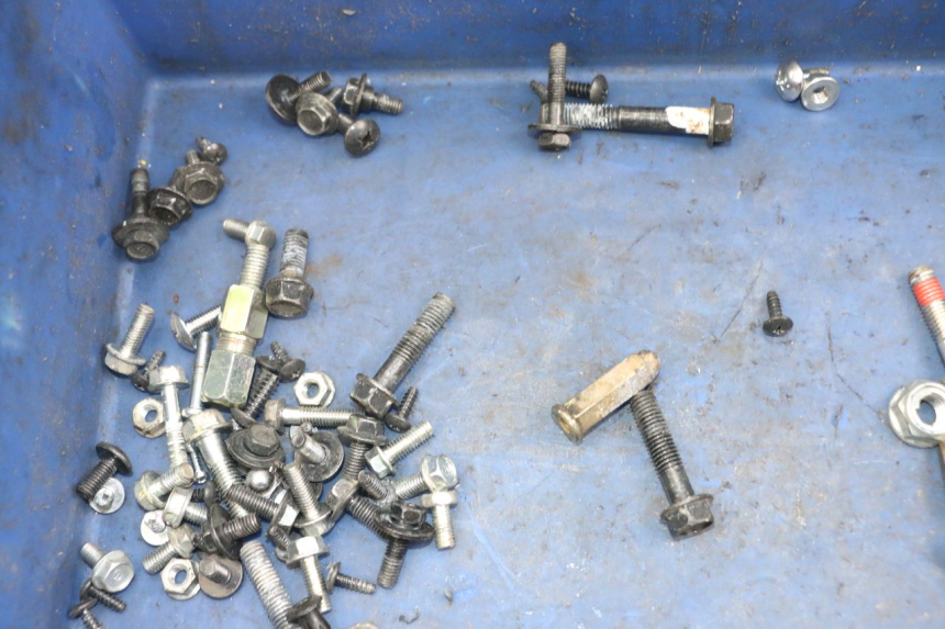 photo de SAC VISSERIE VIS KYMCO AGILITY 4T 50 (2018 - 2022) - Autre angle de vue