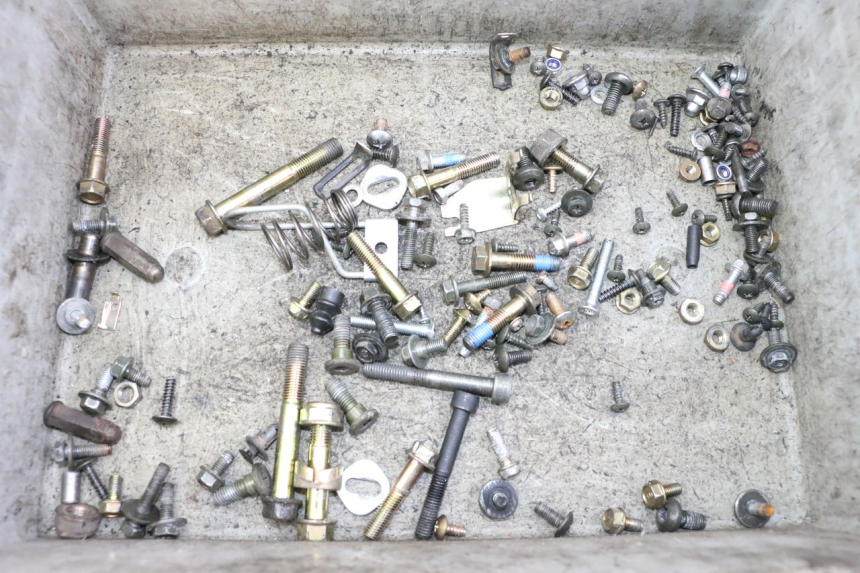 photo de SAC VISSERIE VIS KYMCO AGILITY 4T 50 (2005 - 2018) - Vue principale