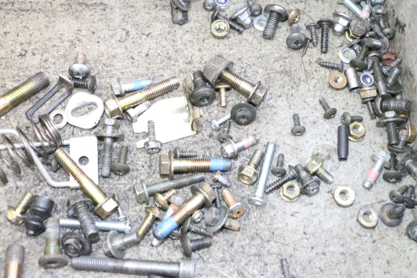 photo de SAC VISSERIE VIS KYMCO AGILITY 4T 50 (2005 - 2018) - Détail de la pièce