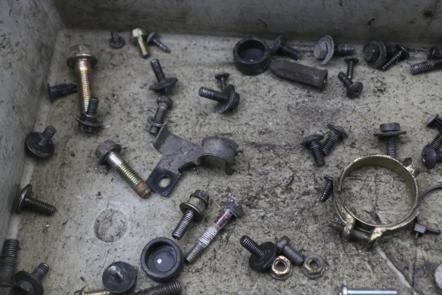 photo de SAC VISSERIE VIS KYMCO AGILITY CARRY 50 (2011 - 2020) - Détail de la pièce