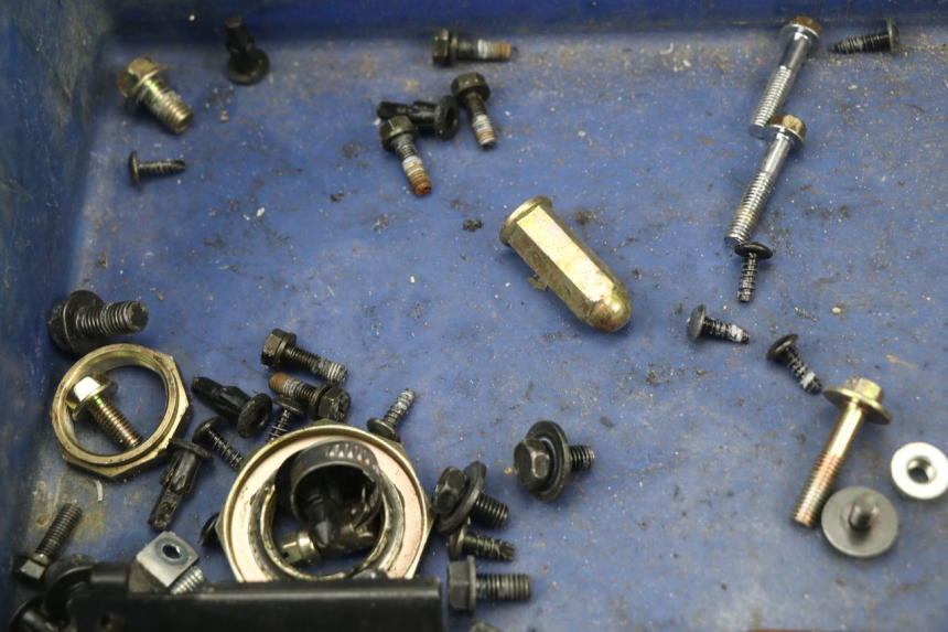 photo de SAC VISSERIE VIS KYMCO AGILITY CITY 16P 125 (2015 - 2021) - Détail de la pièce