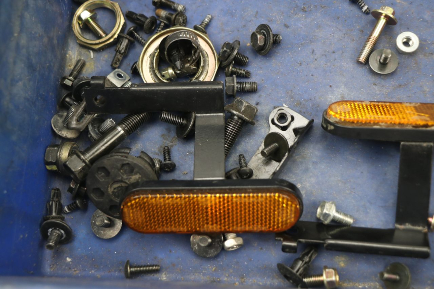 photo de SAC VISSERIE VIS KYMCO AGILITY CITY 16P 125 (2015 - 2021) - Gros plan technique