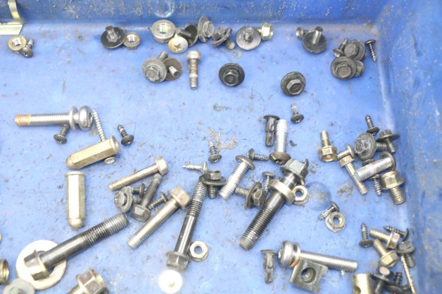 photo de SAC VISSERIE VIS KYMCO AGILITY CITY 2T 50 (2008 - 2016) - Zoom état d’usage