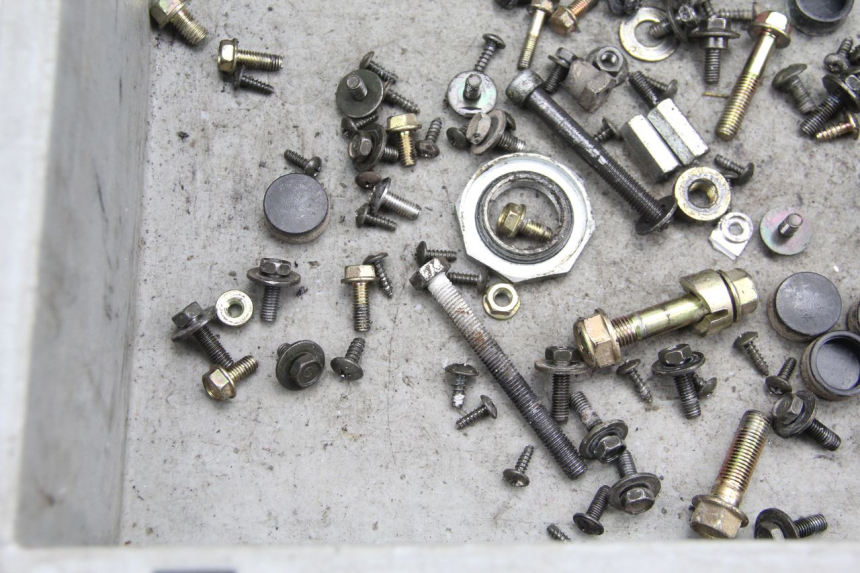 photo de SAC VISSERIE VIS KYMCO AGILITY CITY 4T 50 (2008 - 2016) - Détail de la pièce