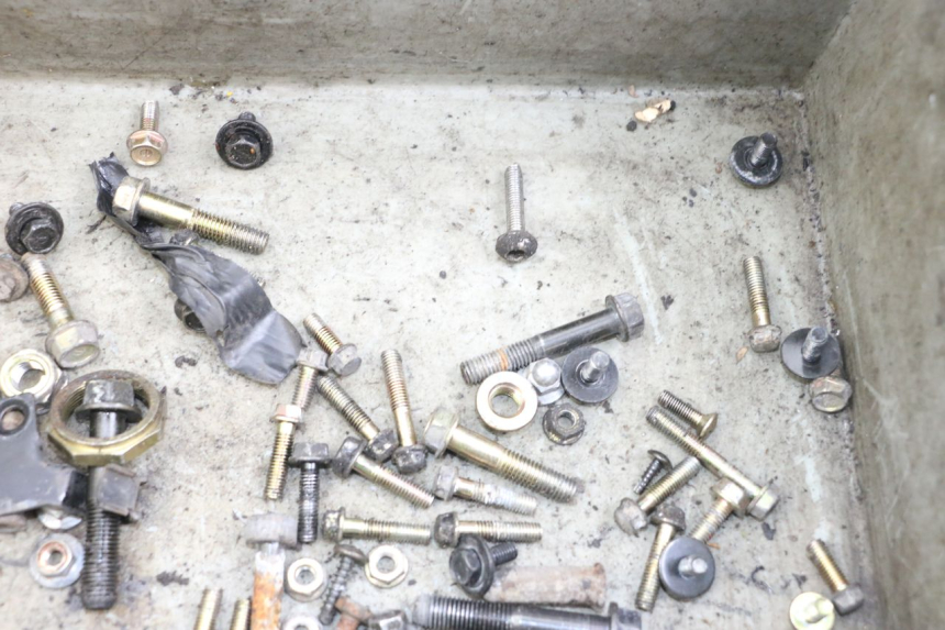 photo de SAC VISSERIE VIS KYMCO AGILITY FR 2T 50 (2012 - 2017) - Zoom état d’usage