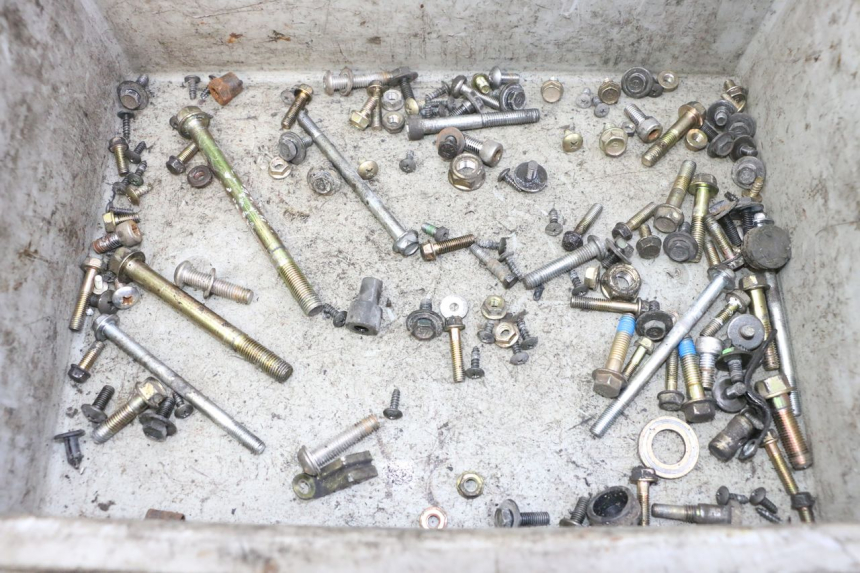 photo de SAC VISSERIE VIS KYMCO AGILITY NAKED RENOUVO 2T 50 (2011 - 2018) - Vue principale