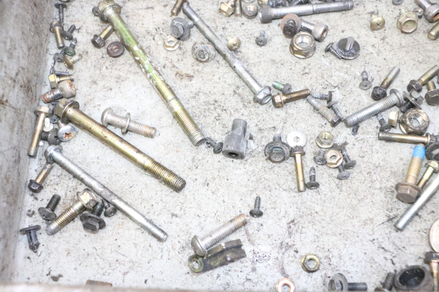 photo de SAC VISSERIE VIS KYMCO AGILITY NAKED RENOUVO 2T 50 (2011 - 2018) - Zoom état d’usage