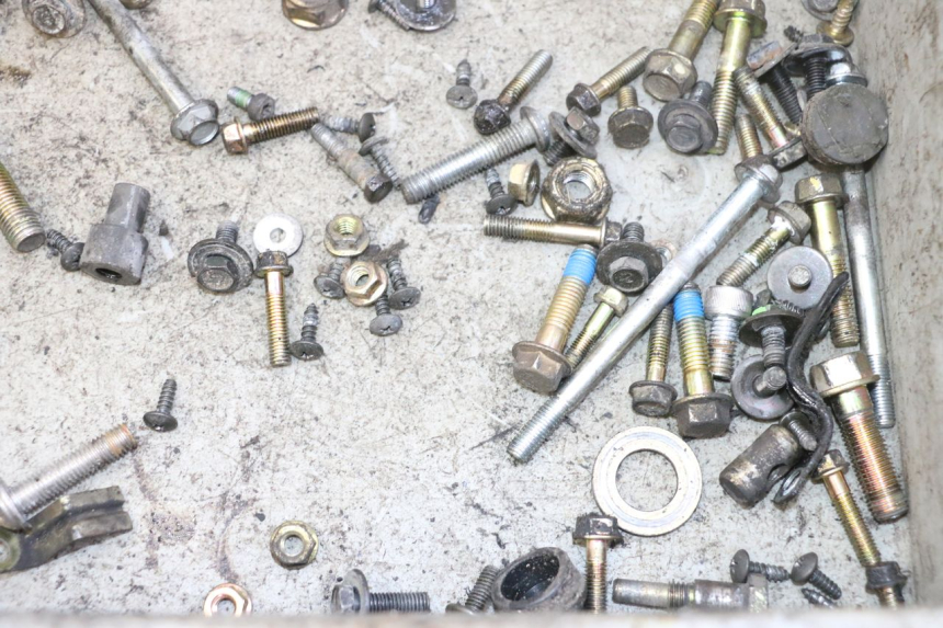 photo de SAC VISSERIE VIS KYMCO AGILITY NAKED RENOUVO 2T 50 (2011 - 2018) - Autre angle de vue