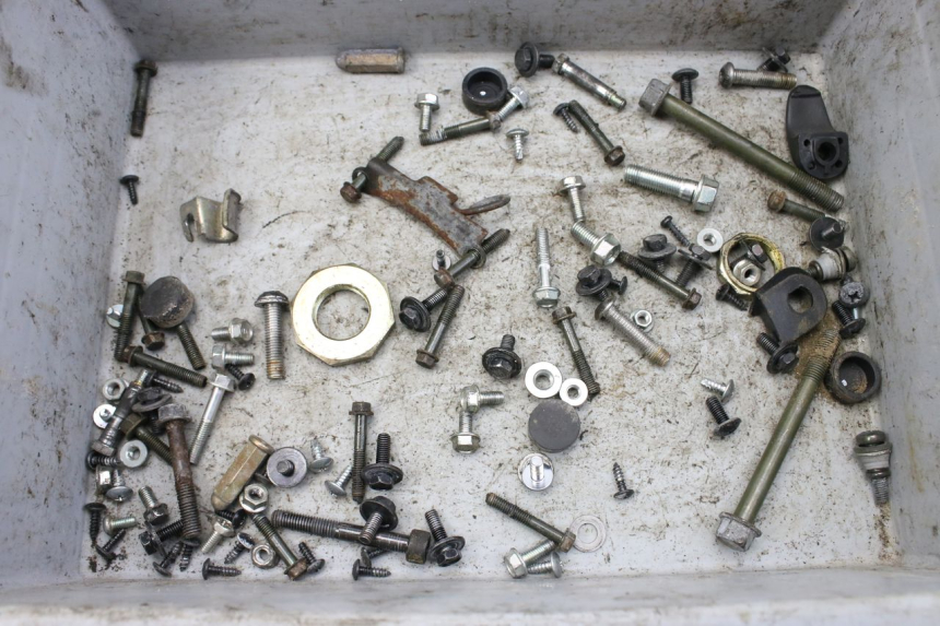 photo de SAC VISSERIE VIS KYMCO AGILITY NAKED RENOUVO 4T 50 (2018 - 2020) - Vue principale