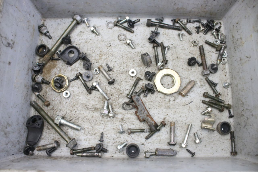 photo de SAC VISSERIE VIS KYMCO AGILITY NAKED RENOUVO 4T 50 (2018 - 2020) - Détail de la pièce