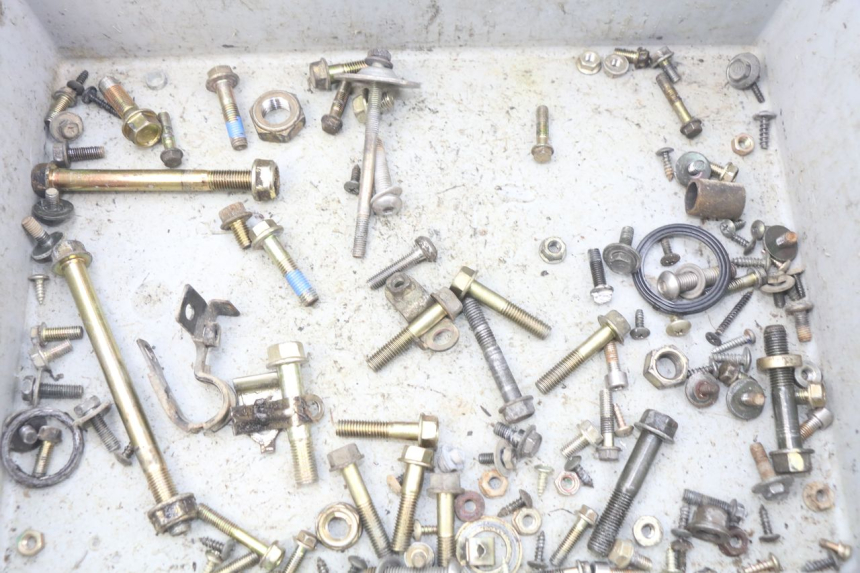 photo de SAC VISSERIE VIS KYMCO AGILITY RS 2T 50 (2009 - 2013) - Zoom état d’usage