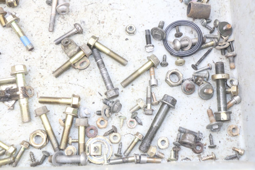 photo de SAC VISSERIE VIS KYMCO AGILITY RS 2T 50 (2009 - 2013) - Autre angle de vue