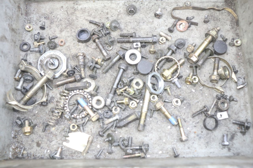 photo de SAC VISSERIE VIS KYMCO AGILITY RS 4T 50 (2009 - 2013) - Détail de la pièce