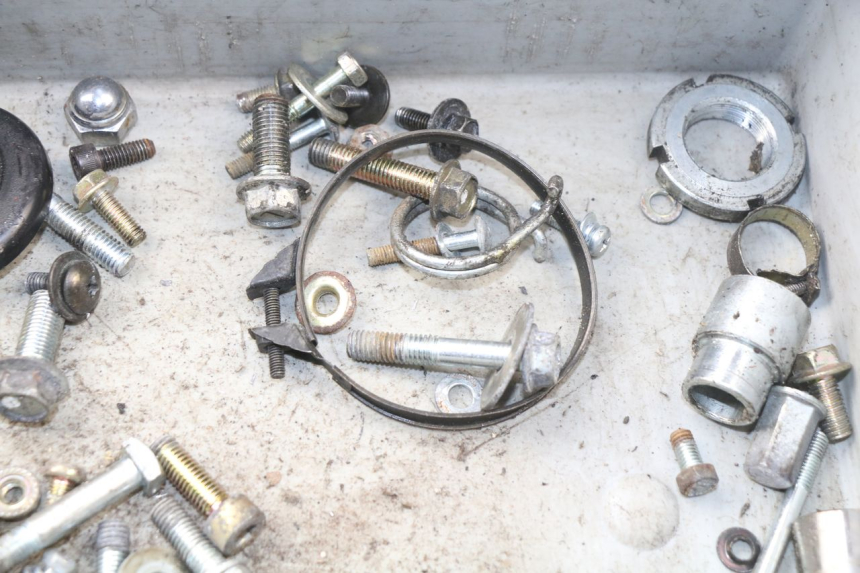 photo de SAC VISSERIE VIS HYOSUNG AQUILA GV 125 (2009 - 2016) - Autre angle de vue